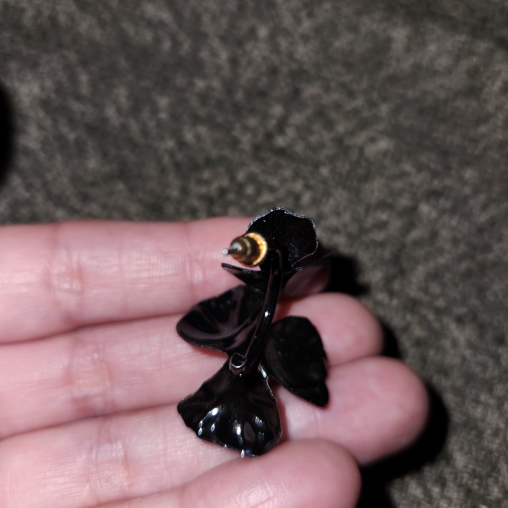 Earrings - Picture 3 of 4